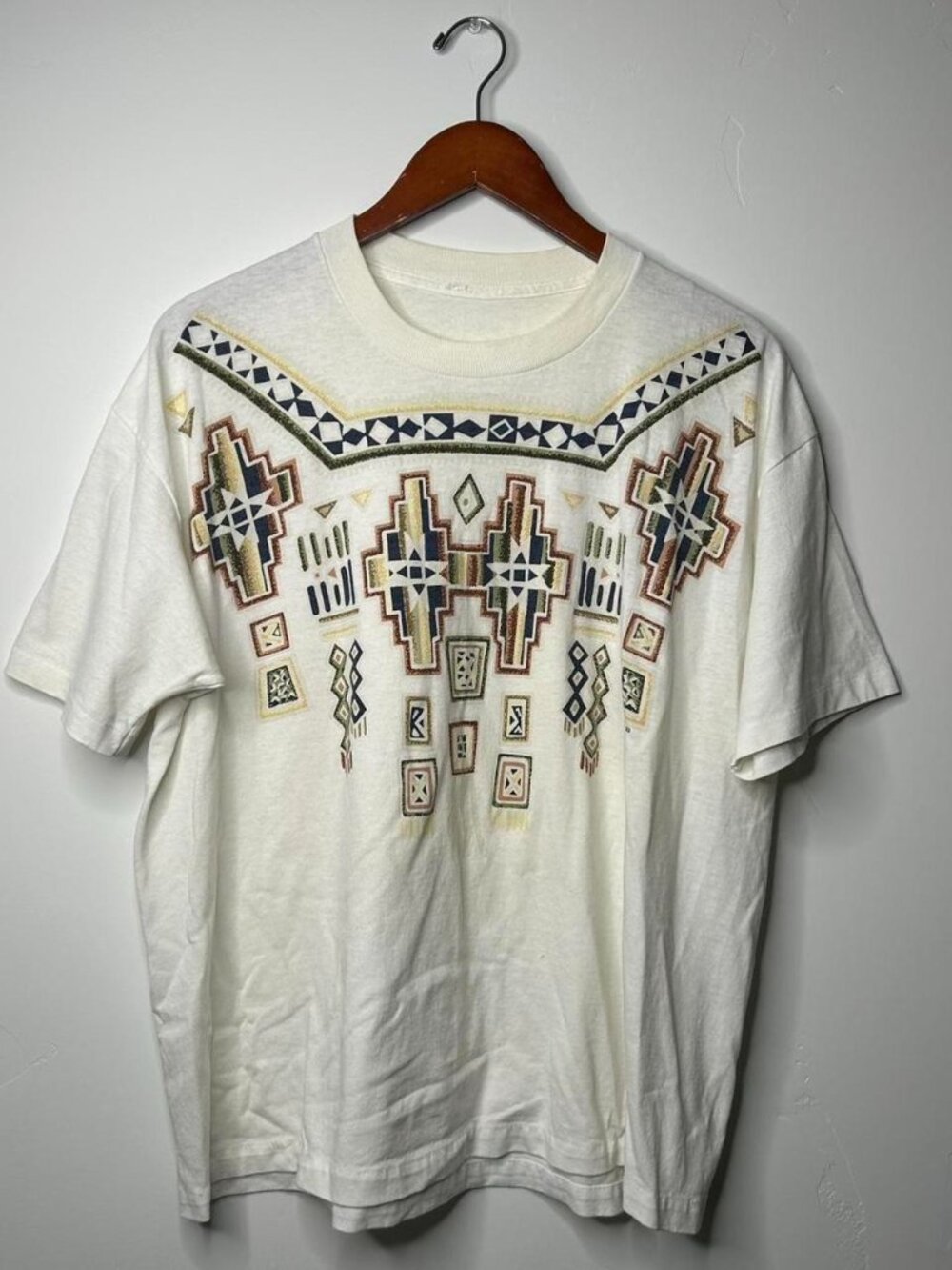 90s Native American Tee no tag about a size large